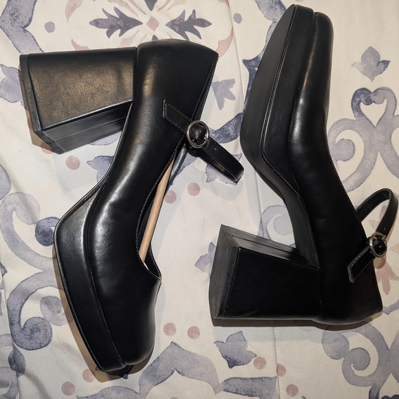 Steve Madden Black Mary Jane Heels - Picture 4 of 7